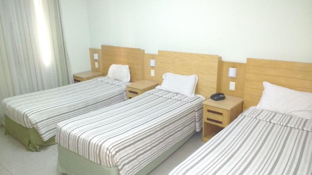 Hotel Atlantico Tower Rio de Janeiro Buitenkant foto Three beds in a hotel room