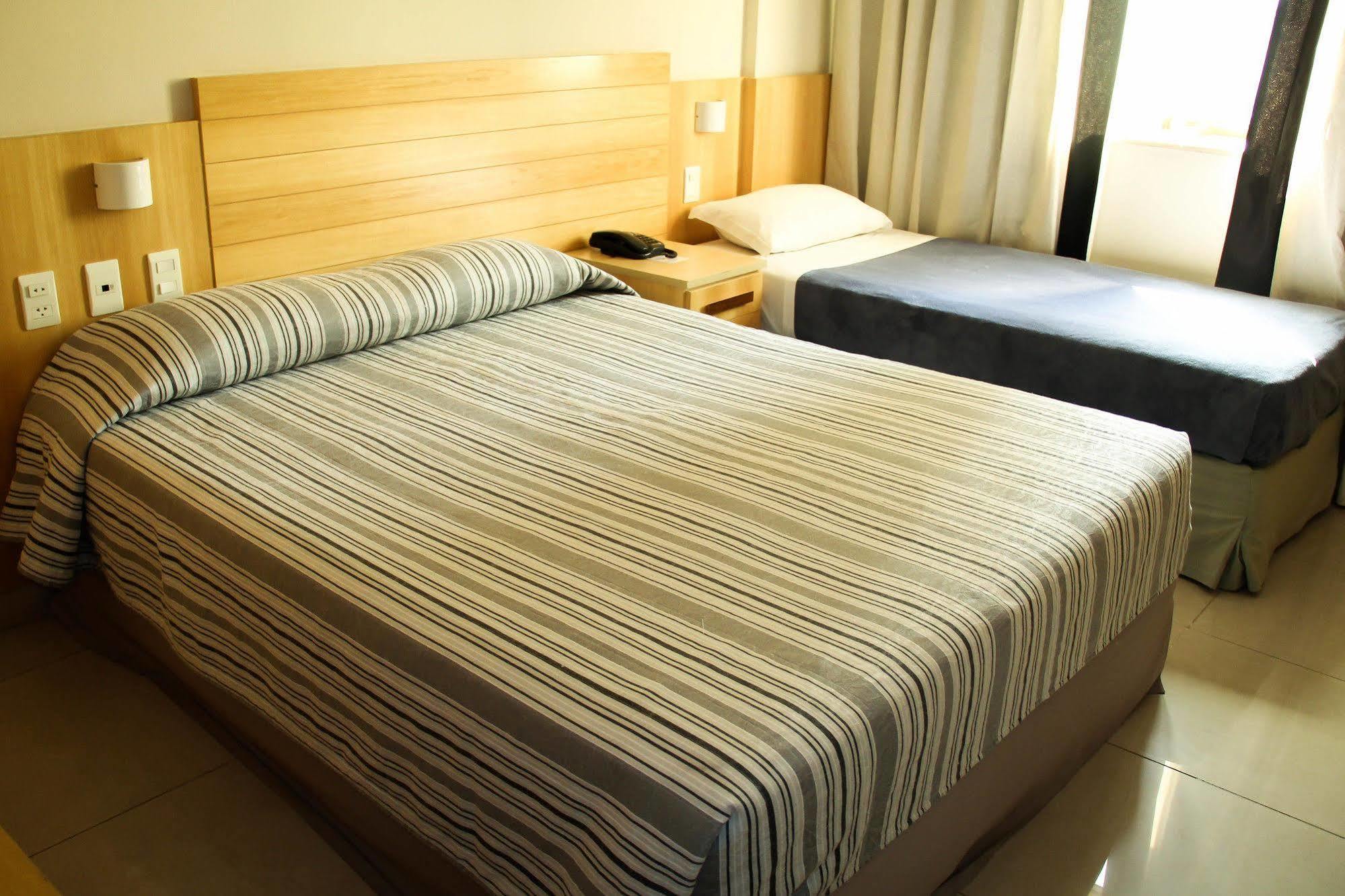 Hotel Atlantico Tower Rio de Janeiro Buitenkant foto A single room in a hotel in Belgrade, Serbia.