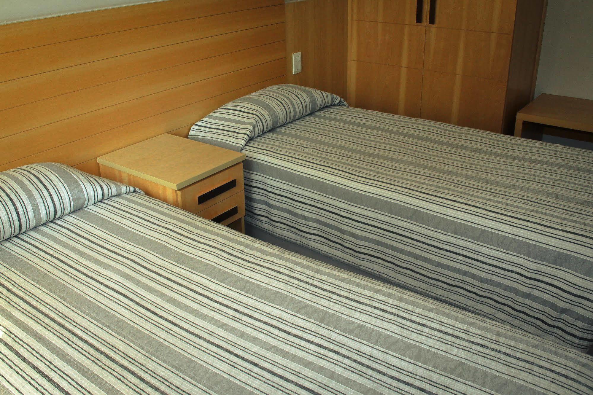 Hotel Atlantico Tower Rio de Janeiro Buitenkant foto Two beds in a hotel room