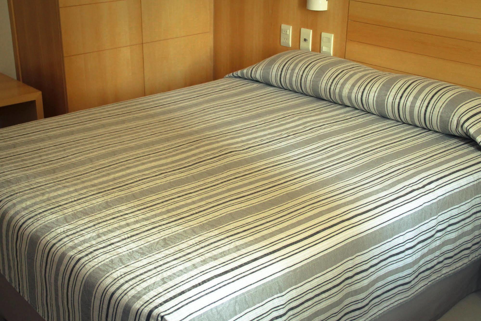 Hotel Atlantico Tower Rio de Janeiro Buitenkant foto A double bed