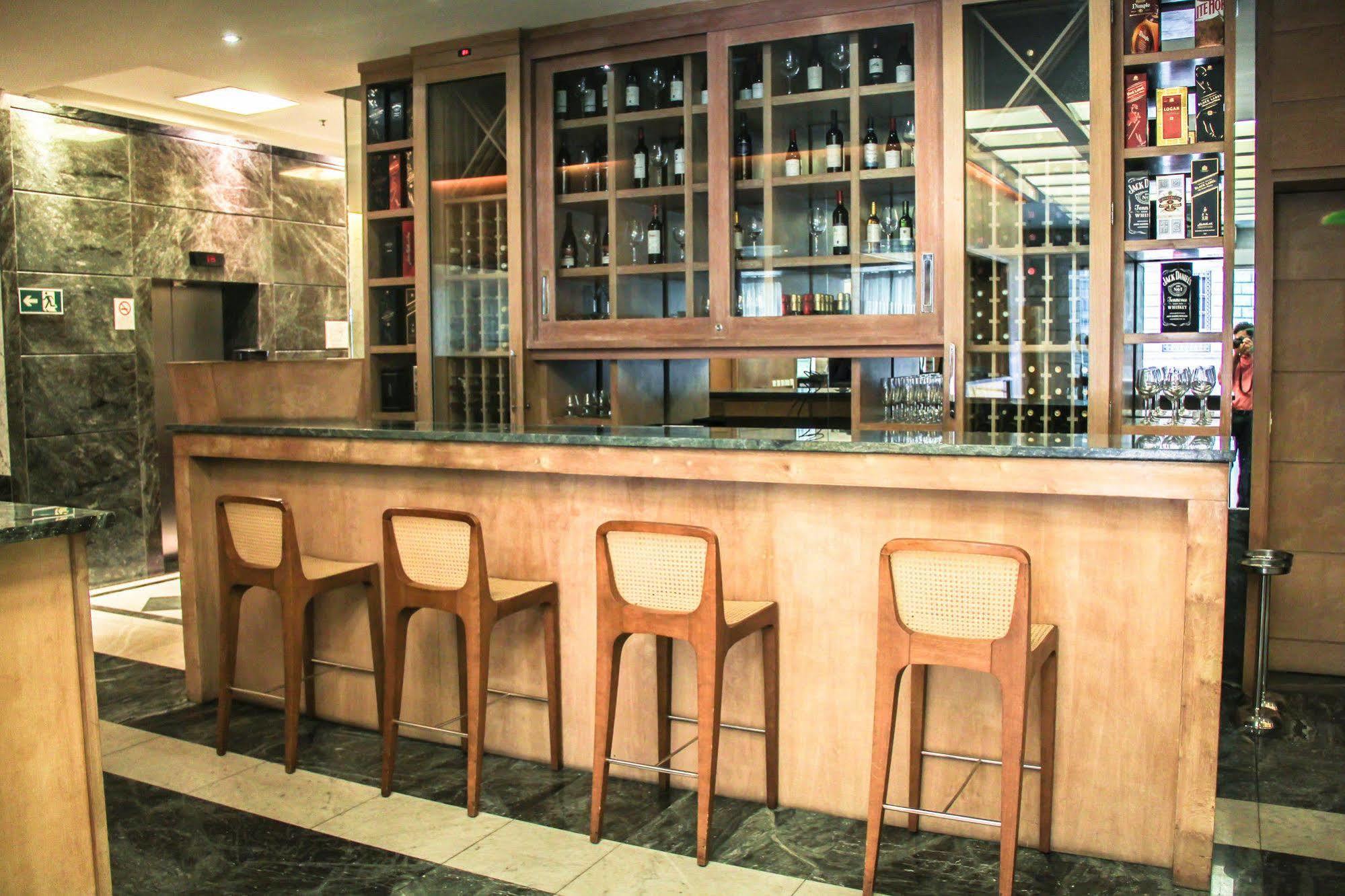 Hotel Atlantico Tower Rio de Janeiro Buitenkant foto The bar at the hotel